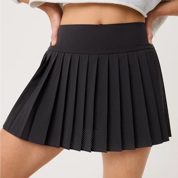 Aerie Pleated Skort - Picture 2 of 7